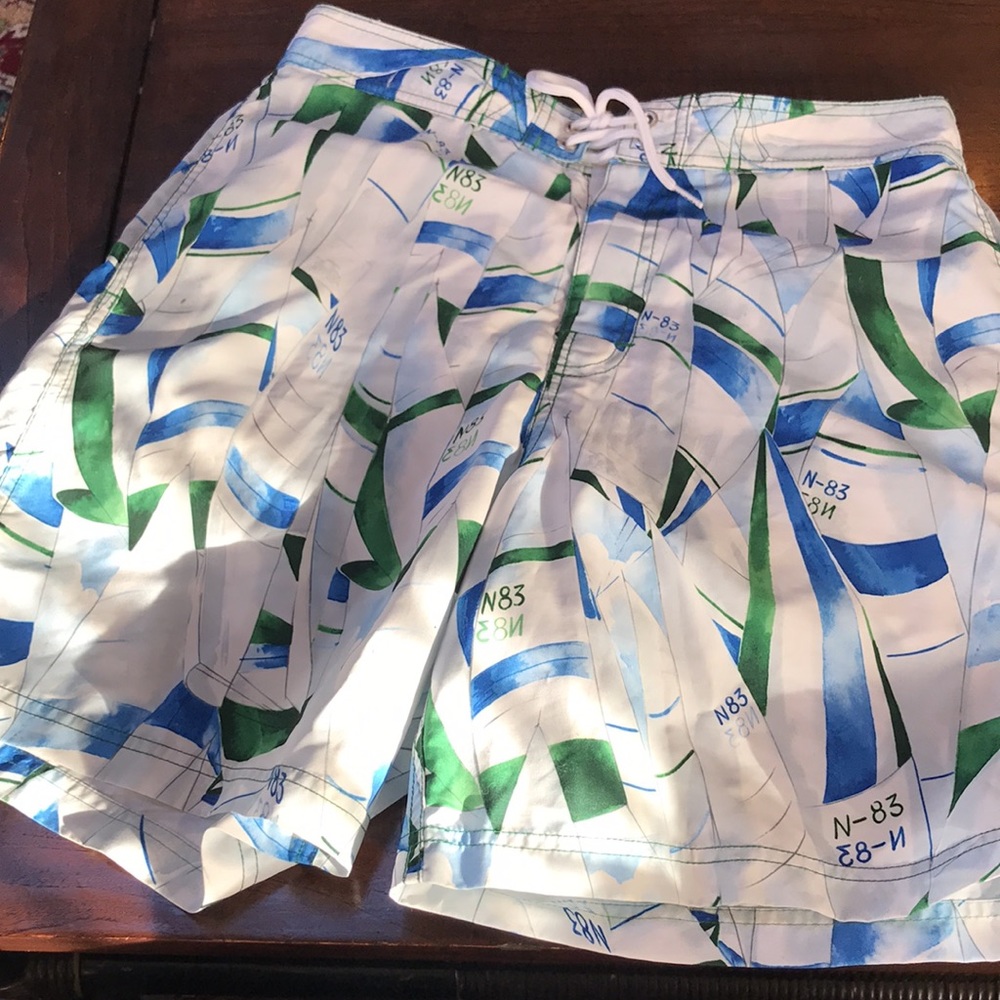 NAUTICA men swimwear in size medium.white color.